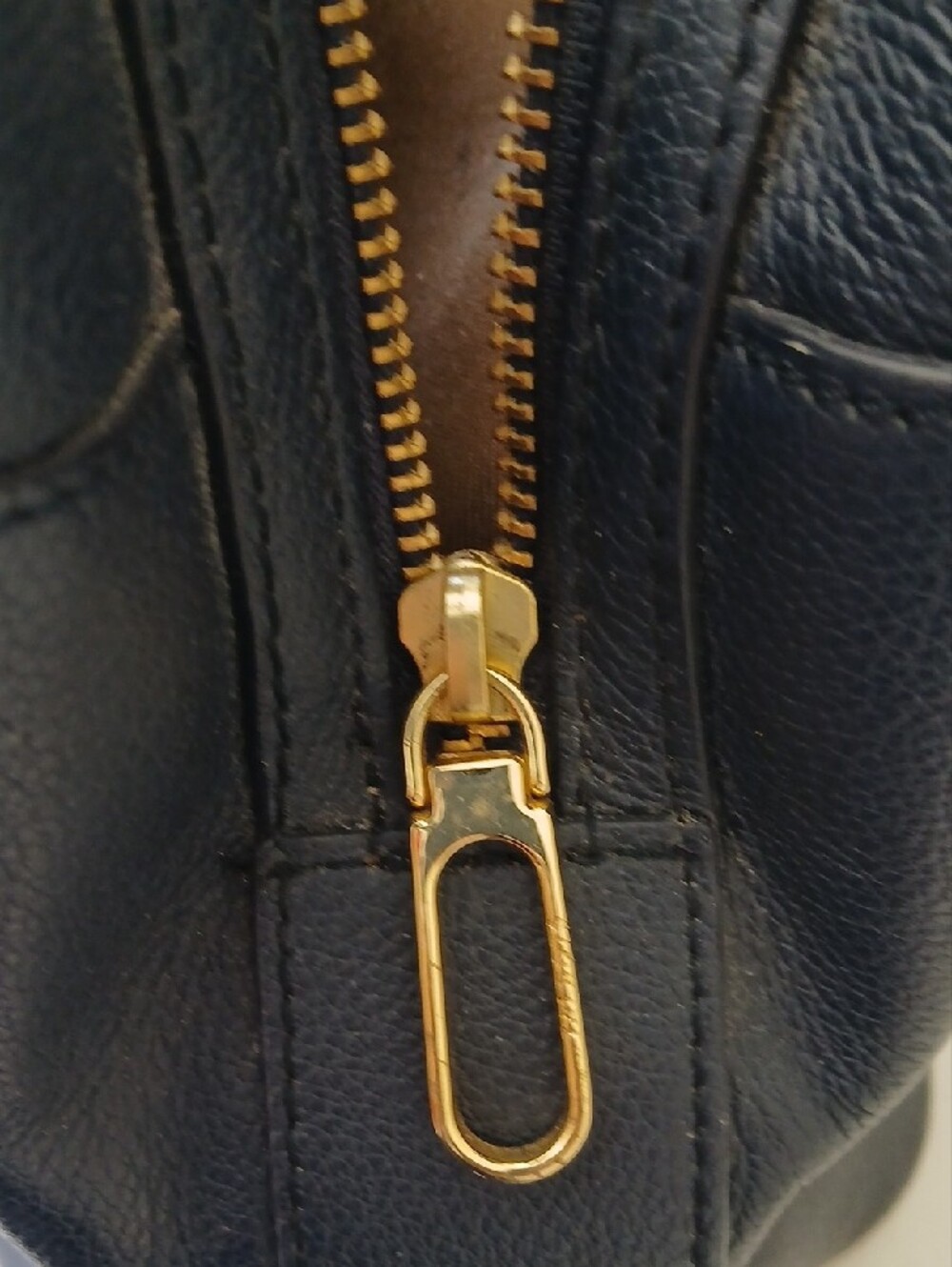 Talbots Navy Pebbled Leather Handbag with Beige Interior - Picture 6 of 6